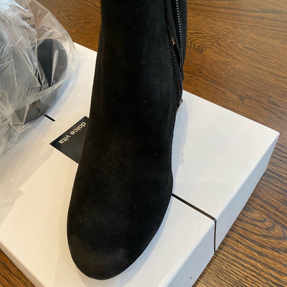 Brand new - never woren Dolce Vita ankle wedge booties.
